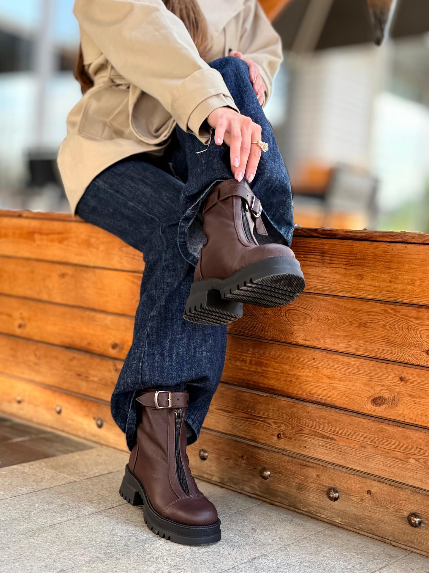 buckle zip-up half boots