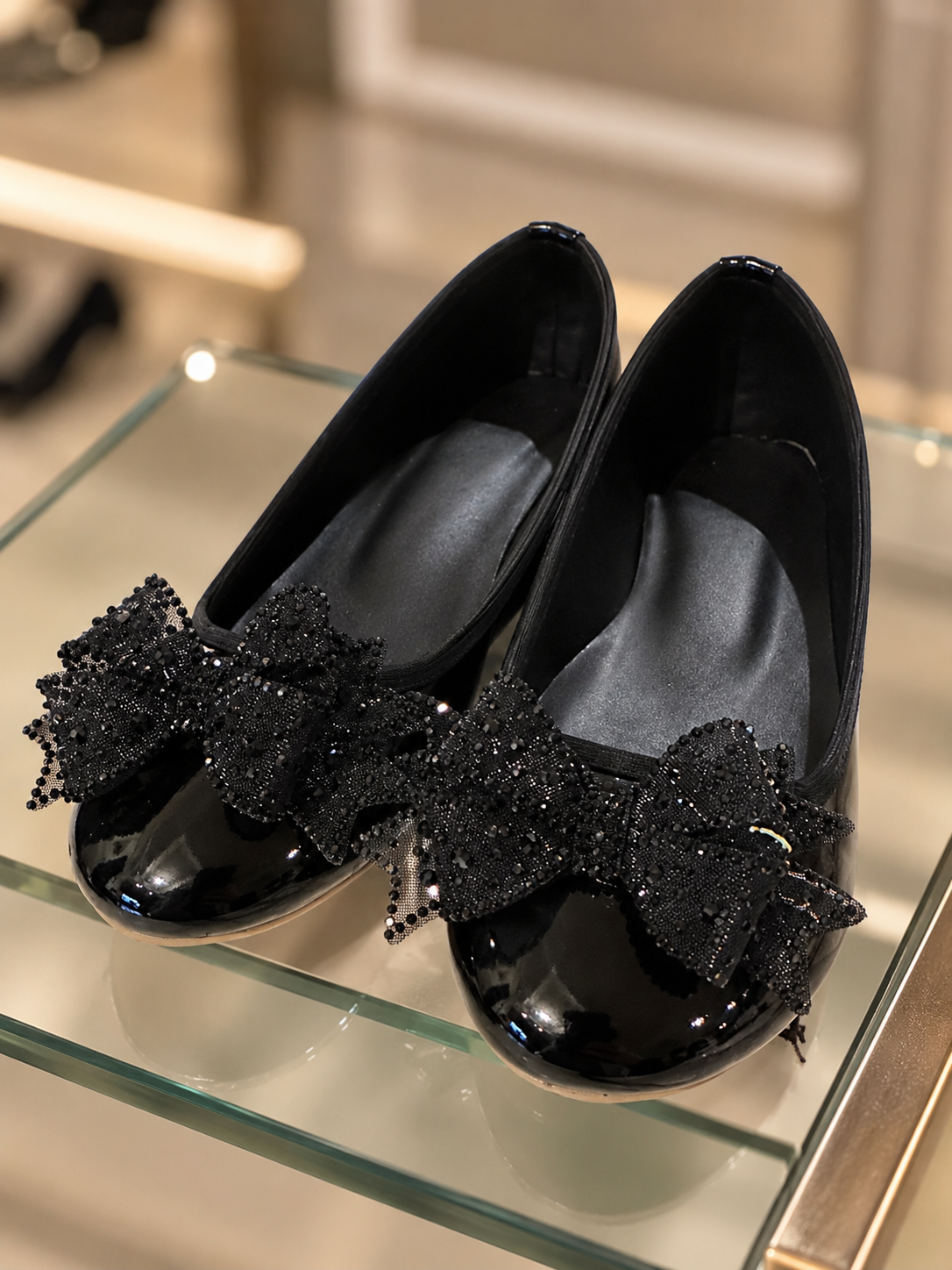 Bow glossy flats